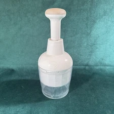 Pampered Chef Push Function Manual Food Chopper Stainless Steel Blade - No Lid