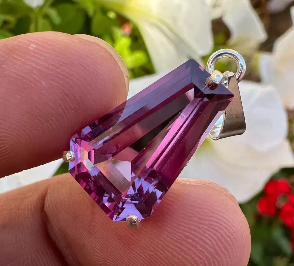 Colgante de piedras preciosas de alejandrita natural certificado de 25 quilates cambio de color en plata 925 Foto 3 de 4