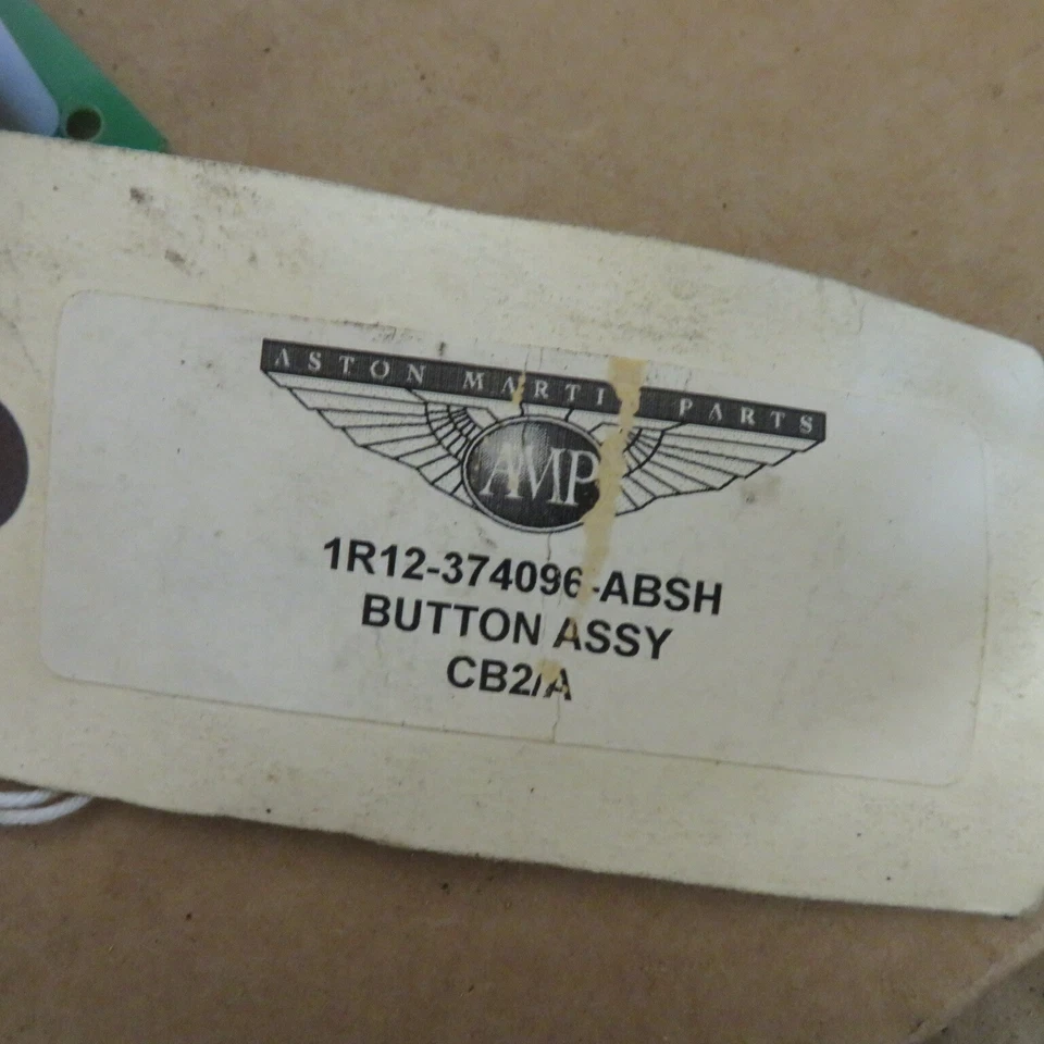 CLASSIC ASTON MARTIN VANQUISH SPORT WSP BUTTON SWITCH  ASSY 1R12-374096-AB - Image 3 of 3