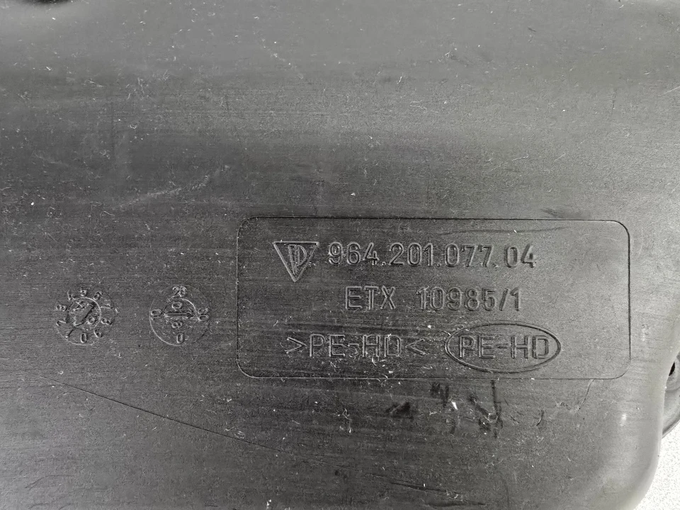 MUY BONITO TANQUE DE EXPANSIÓN DE VAPOR DE COMBUSTIBLE DE PLÁSTICO USADO ORIGINAL PORSCHE 911 964 993 Foto 4 de 4