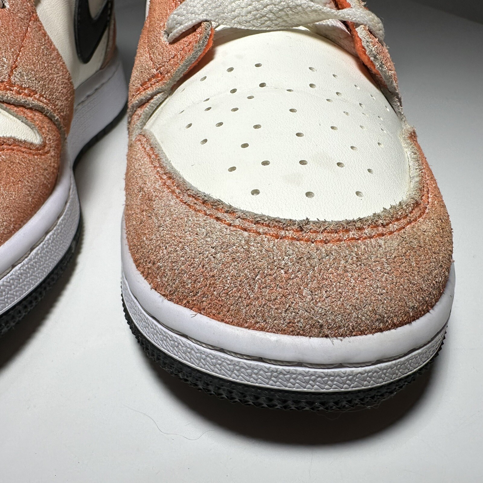 Boys Youth NIKE Air Jordan 1 Mid Orange Suede Sneakers Size 6Y #36662 thumbnail 9