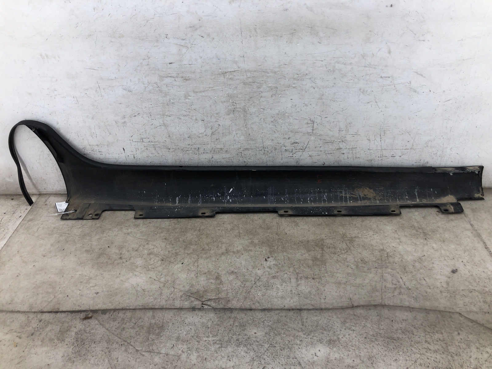 ASTON MARTIN RAPIDE *SCUFFS* LEFT ROCKER PANEL MOULDING SIDE SKIRT BLACK OEM