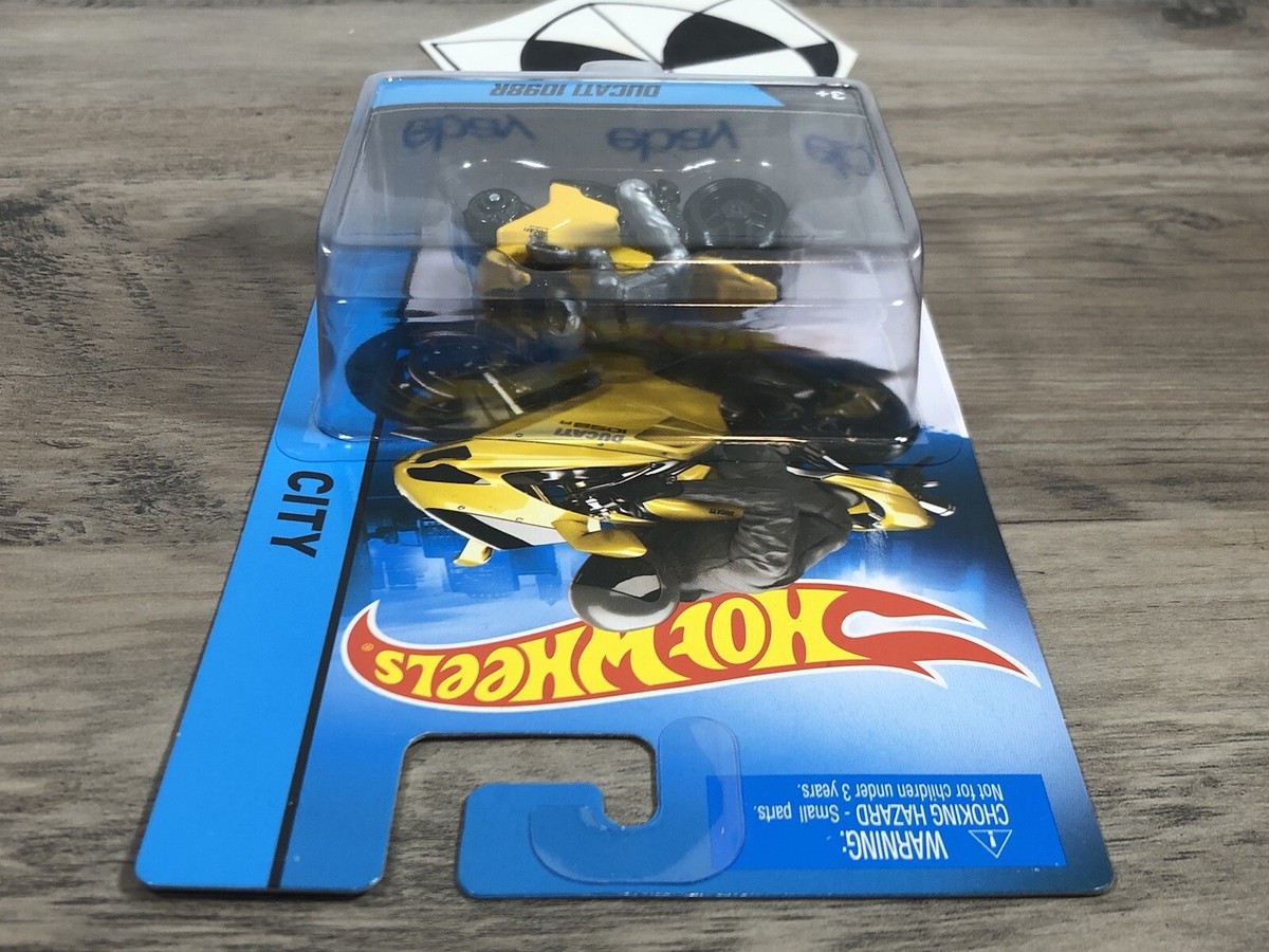 ホットウィール DUCATI 1098R ライダー付き ミニカー2台セット Amazon.com: Hot Wheels Showroom Series Ducati 1098R 179/250