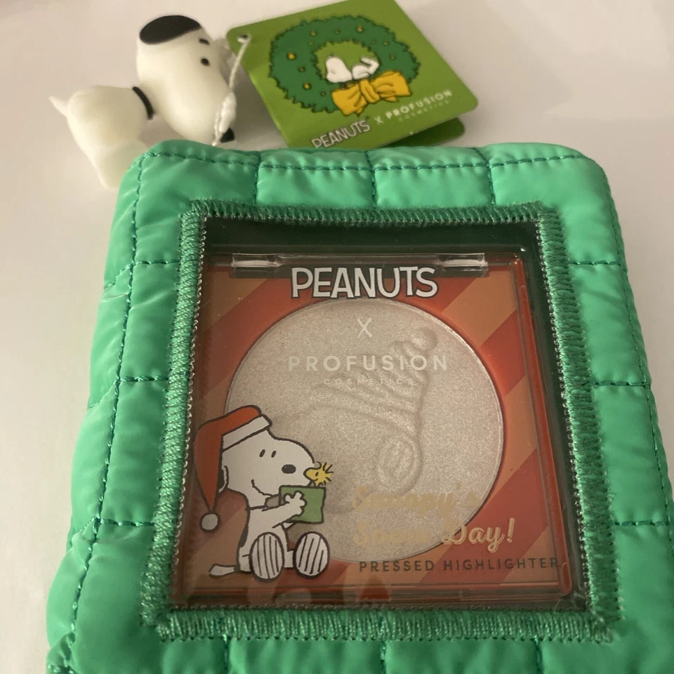 Peanuts X Profusion Cosmetics Nuevo en Caja “Snoopy’s Snow Day” ❄️❄️ Resaltador Prensado Foto 4 de 4