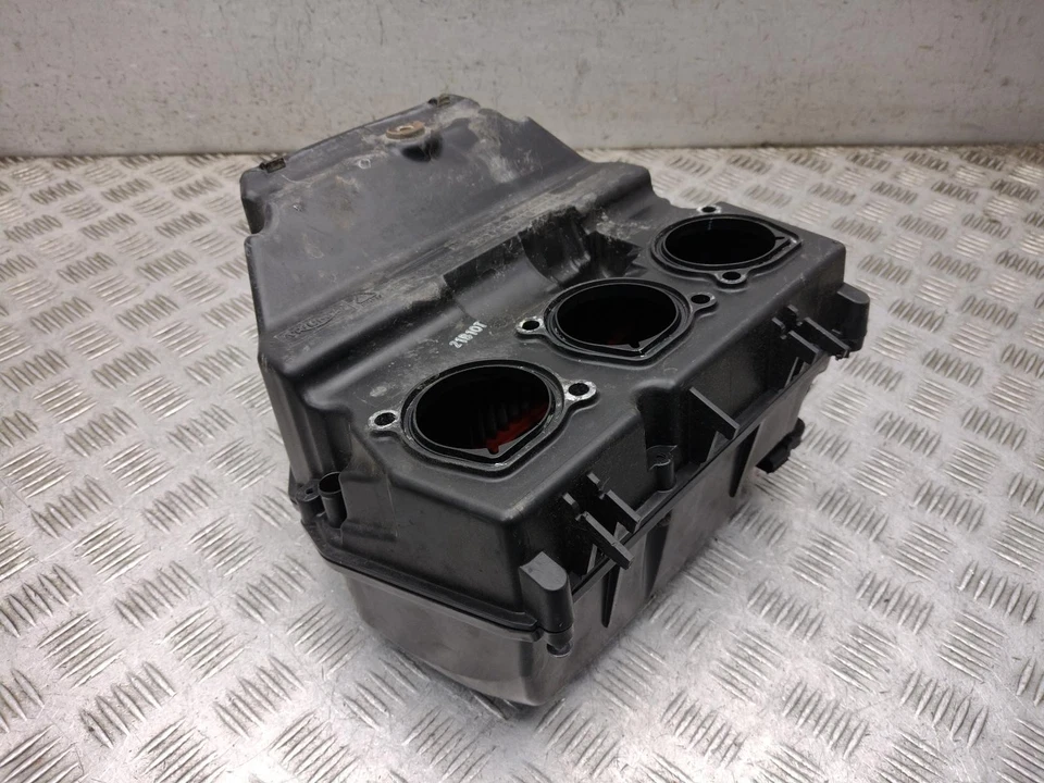 2021 TRIUMPH STREET TRIPLE R RIPLE RS AIR FILTER BOX - Image 3 of 4