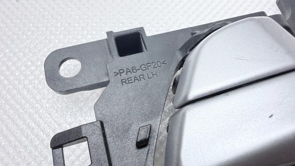 2016-2021 HYUNDAI TUCSON REAR LH SIDE INNER INTERIOR DOOR HANDLE 83610-D3000 OEM - Image 3 of 4