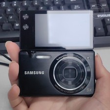 Samsung MV800 Digital Camera 5X Optical Zoom Selfie Flip-out Screen 16.1MP CCD