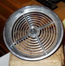 Nos 1970 Pontiac Bonneville Grille Insert