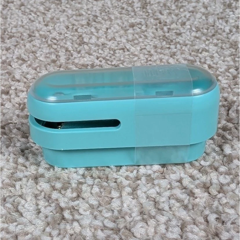 Pen+Gear Mini Hole Punch 10-Sheet Capacity 1/4-Inch Holes Removable Tray - Image 2 of 4