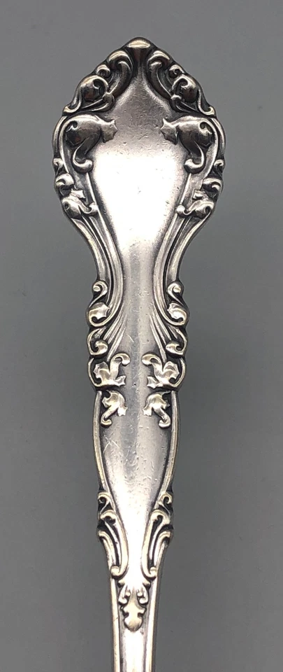 Antiguo tenedor internacional de plata del nuevo siglo para servir carne de res astillada Foto 2 de 4