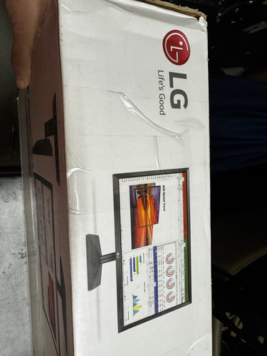 LG 24ML44B 24” 16:9 LED FreeSync Monitor w/ Stand & Cord, Original packaging - Picture 11 of 12