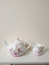  VINTAGE ROYAL VICTORIA FLOWERS PATTERN FINE BONE CHINA TEA POT 