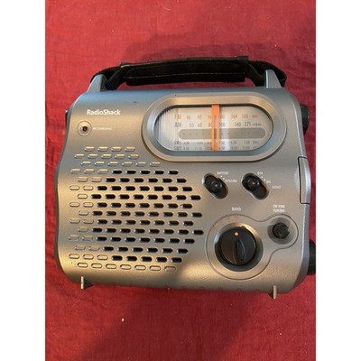 Radio Shack Model 20-238 Portable Emergency Radio w Dynamo Crank - AM/FM/SW1/SW2