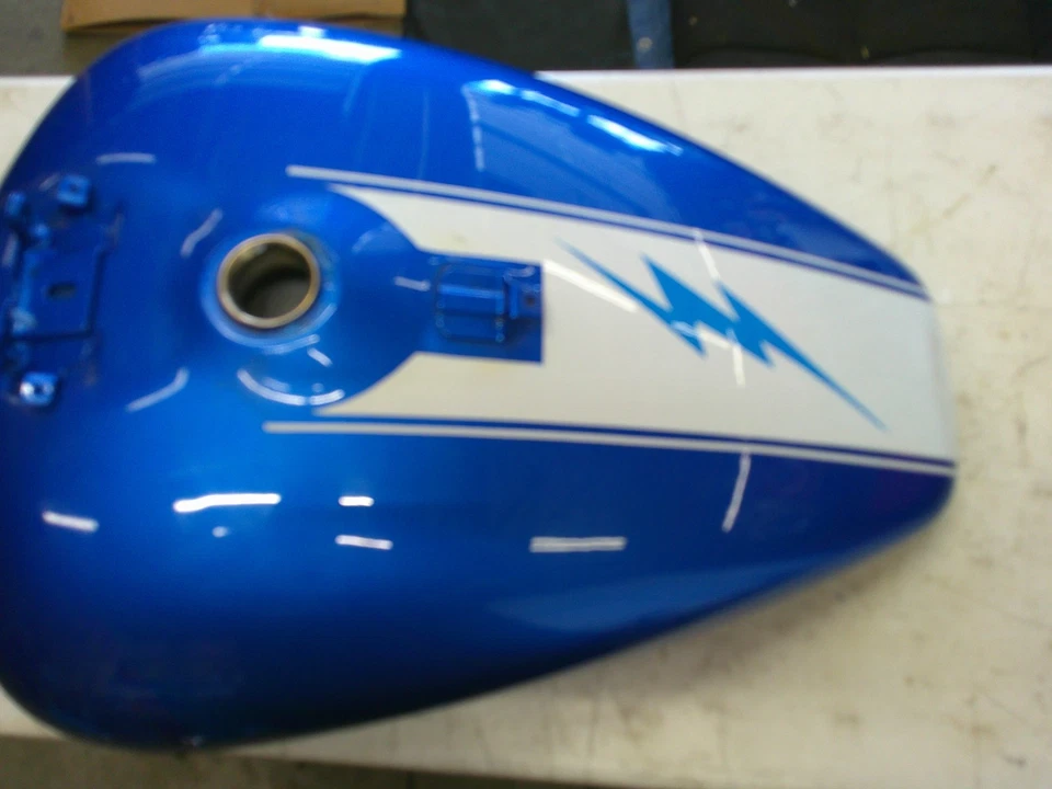 Suzuki VZR1800 M109R 2006-2016 tanque de gasolina tanque de combustible sin abolladuras Foto 2 de 4