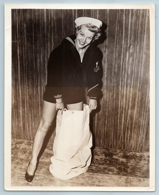 Press Photograph 7 x 9 Maxine Reeves Queen For A Day Mutual Broadcasting c1940s