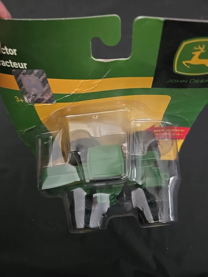 JOHN DEERE TRACTOR GRANDE 2011 ERTL  Foto 2 de 4