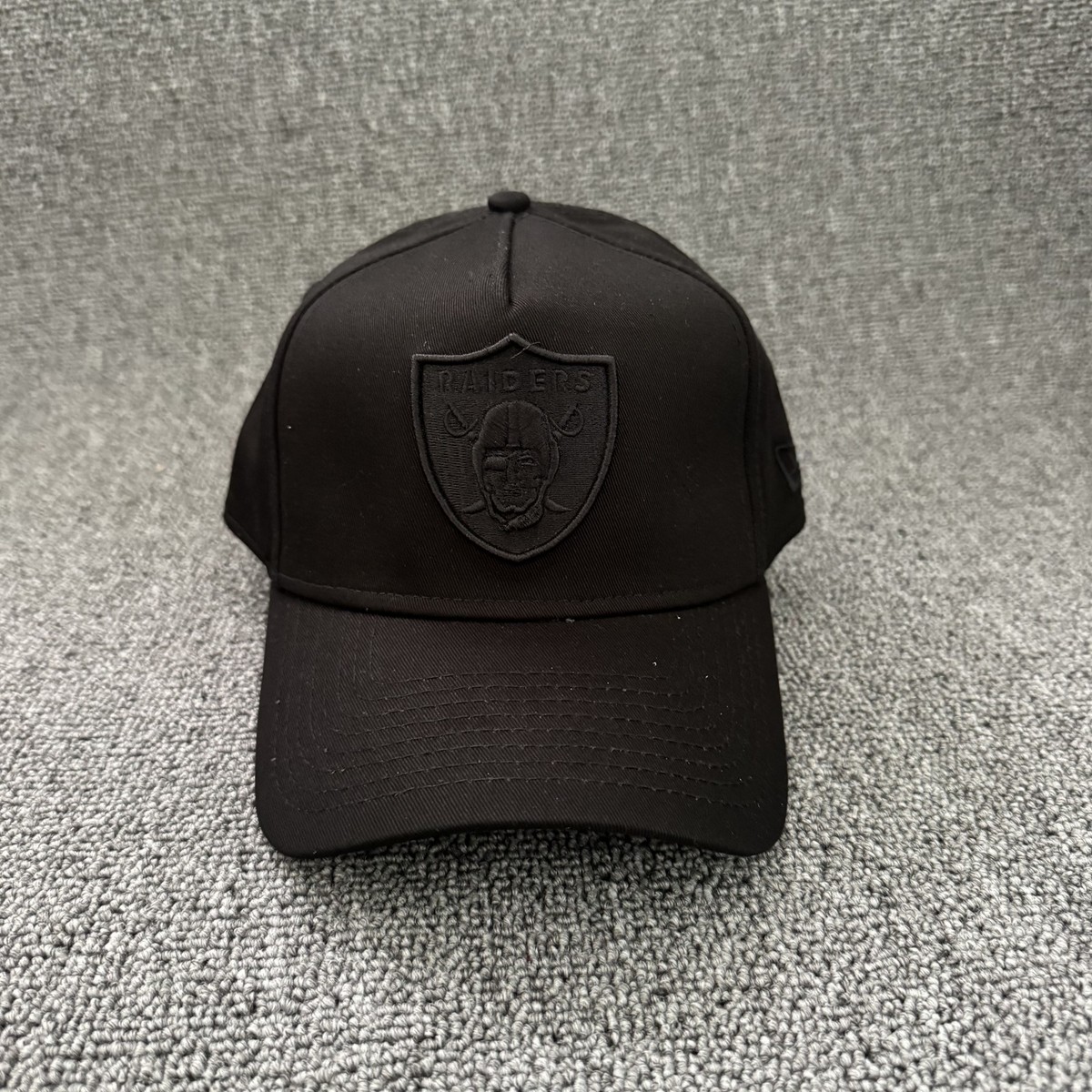 New Era Las Vegas Raiders Blackout 9FORTY Snapback Cap Black