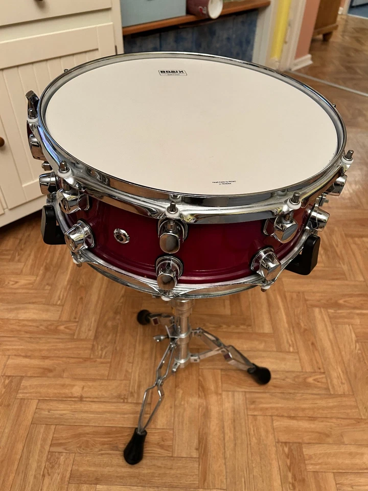 14" Snare Drum von Basix aus der Custom Serie mit Basix Stativ