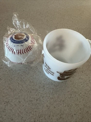 Vintage Milk Glass Mug-Cup Smokey The Bear Help Prevent Forest Fires Glasbake