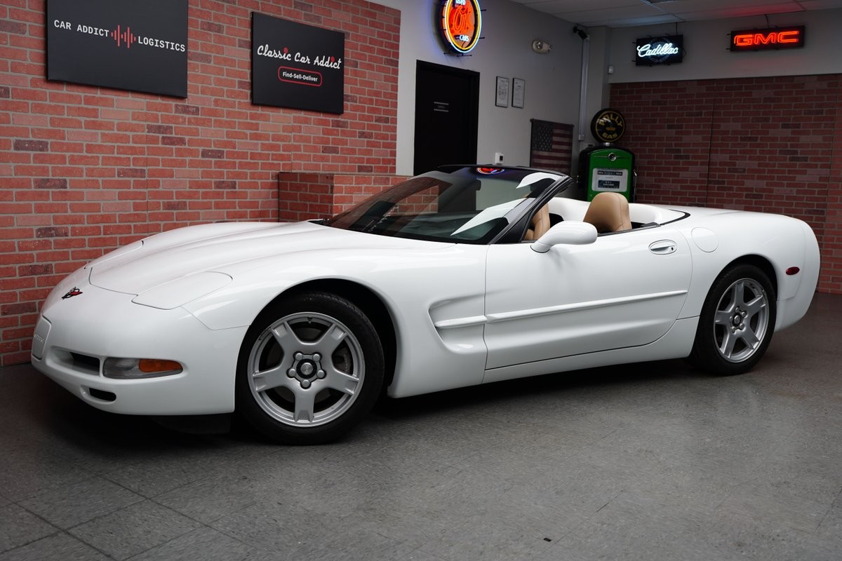 1999 White Chevrolet Corvette   | C5 Corvette Photo 3