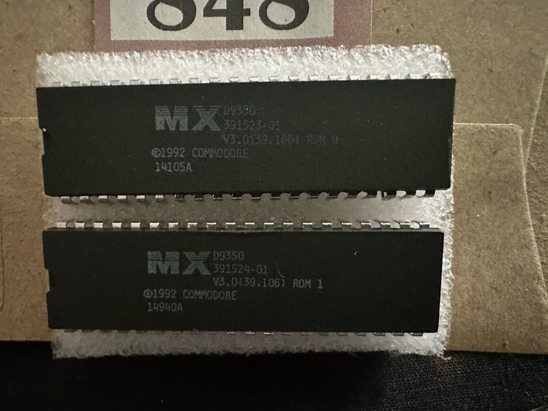 Commodore Amiga 1200 MX 3.0 Pair Of Roms Tested Ok Ideal Spare 848