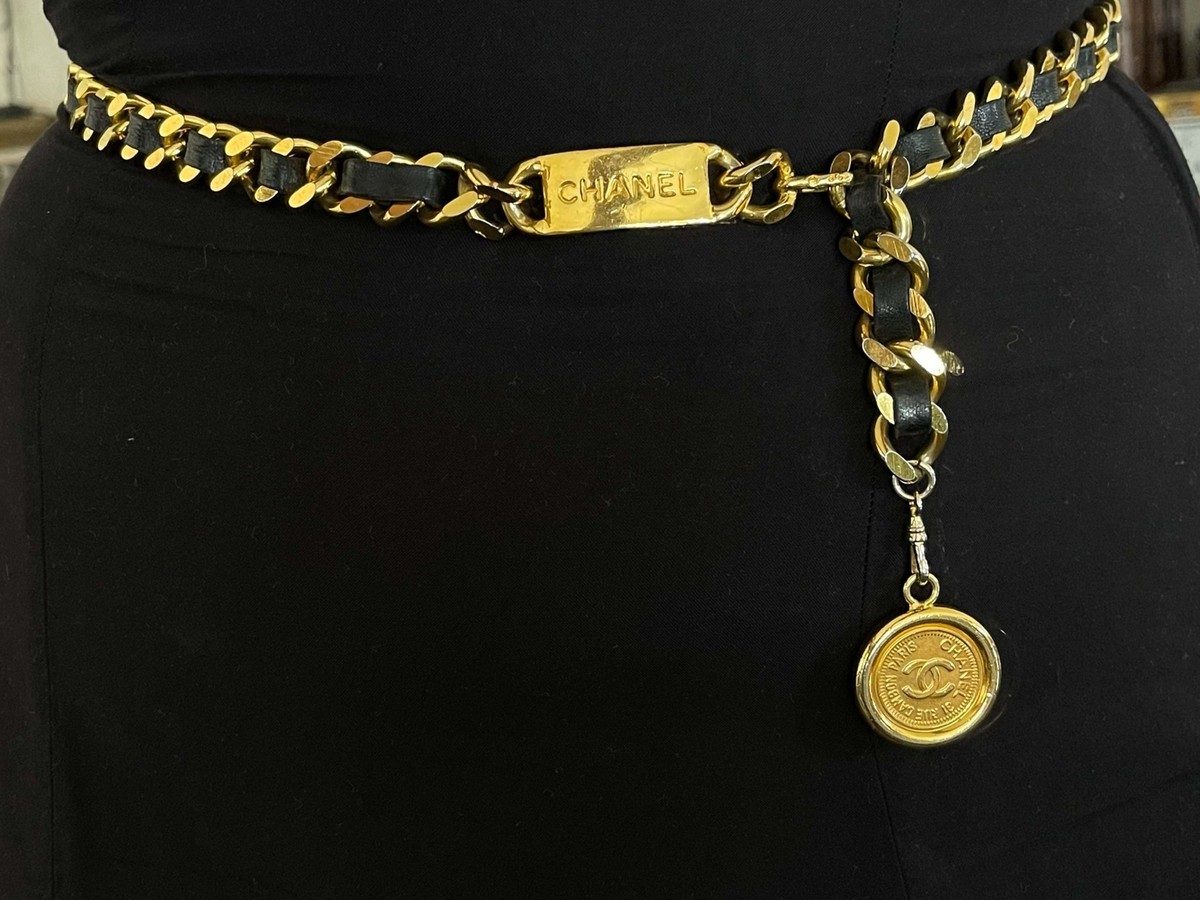 CHANEL Red Leather Pearl Chain Belt with Gold CC Medallion Chanel Metal Pearl Chain CC Triple Medallion Charm Belt Gold  main image 2