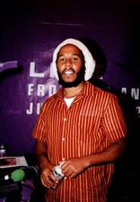 Músico Ziggy Marley dentro del centro de medios 2ª BET Premios Kodak - Foto antigua