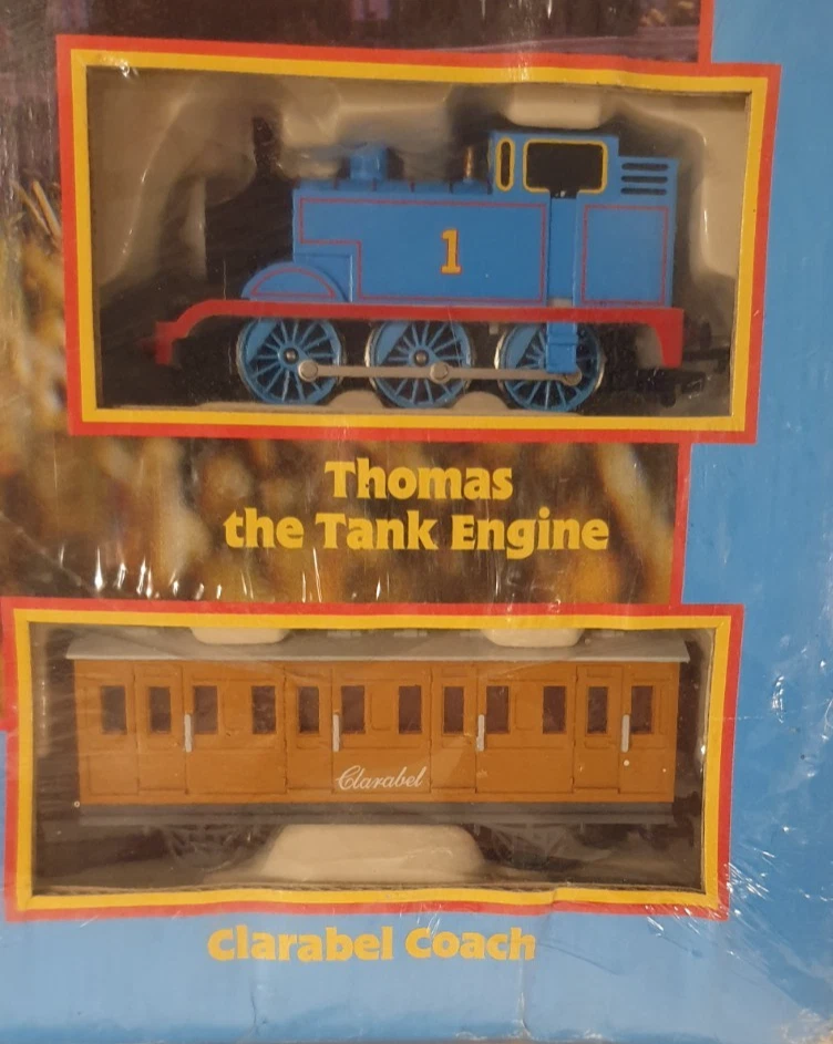 THOMAS & FRIENDS Thomas with Annie & Clarabel Electric Starter Train Set - 2002! - Image 3 of 4