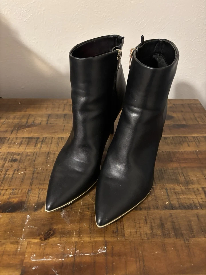 Marc Fisher Botines 8.5 Mujer Tacón Cuero Negro Puntiagudo Tono Dorado Resistente Foto 2 de 4