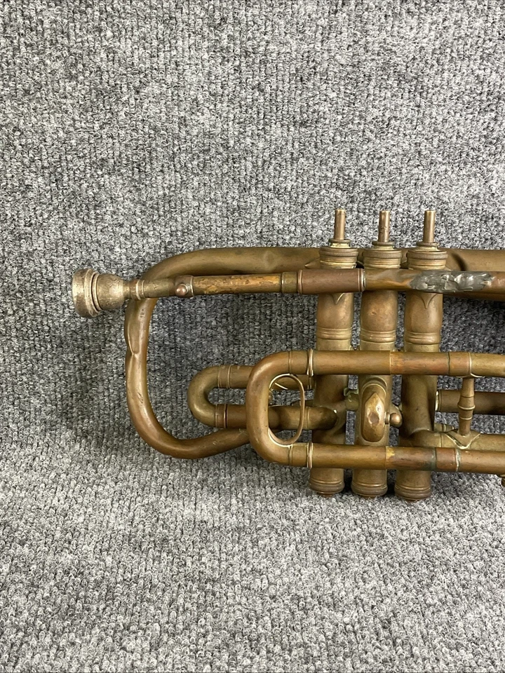 Antiguo 1916 C.G. Conn Shepherd’s Crook Cornet – Elkhart, Indiana – Sujetadores de colección Foto 2 de 4