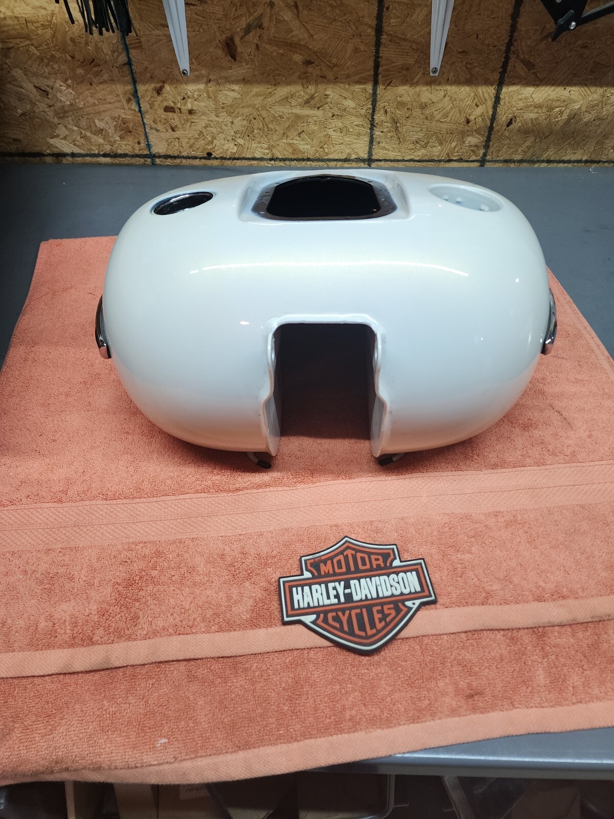 OEM NOS HARLEY DAVIDSON DYNA GAS TANK WHITE PEARL 61000046DTC eBay