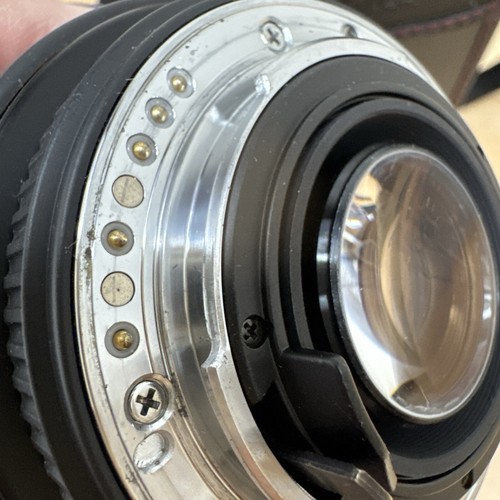 Sigma AF 70-300mm F4-5.6 APO Macro Lens Golden Ring & Case - Picture 7 of 14