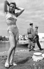 WW2 Picture Photo Sexy Girl in a beach during the war Antique Vintage Retro 3916
