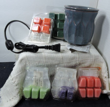 Mainstays electric wax warmer Slate blue glass with some melts included