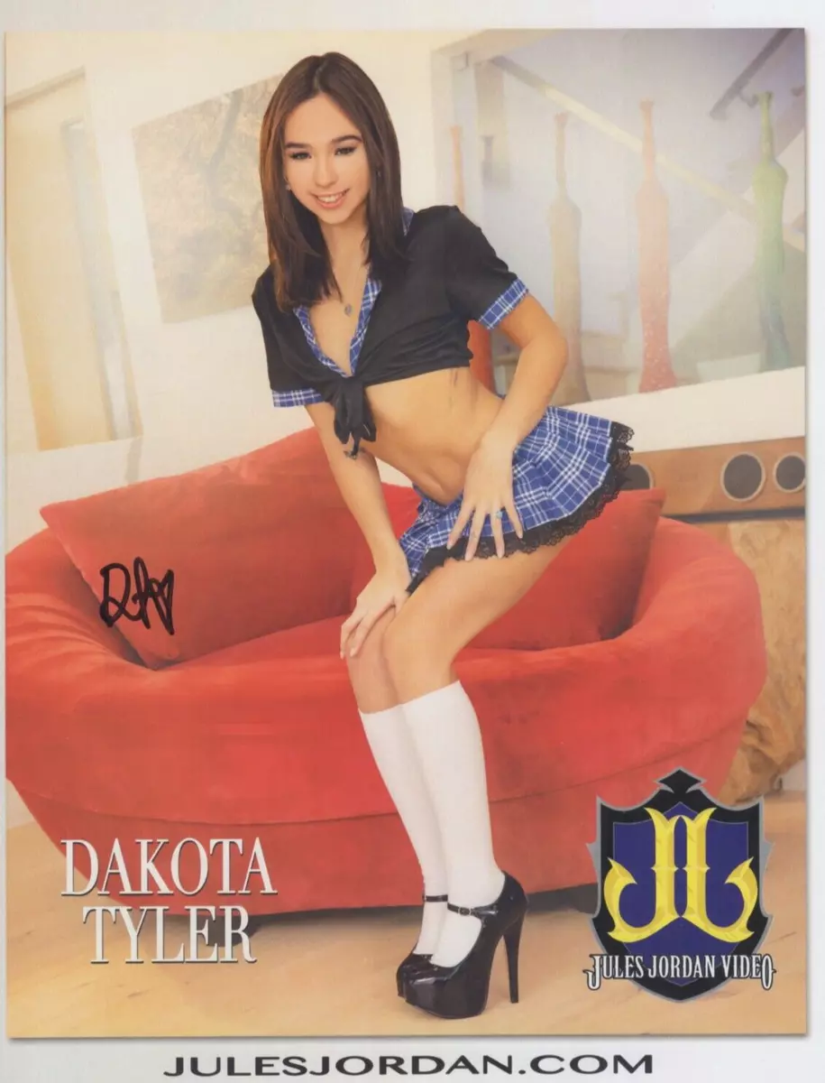 DAKOTA TYLER Rare Signed 2023 8.5