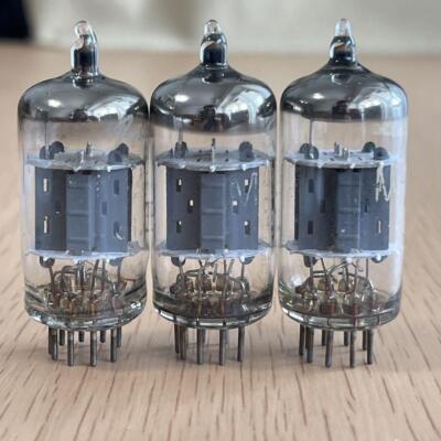 真空管 5751/12AX7 TOSHIBA 3本 TOSHIBA 5751 / 12AX7 / ECC83 Vacuum Tubes - Set of 3