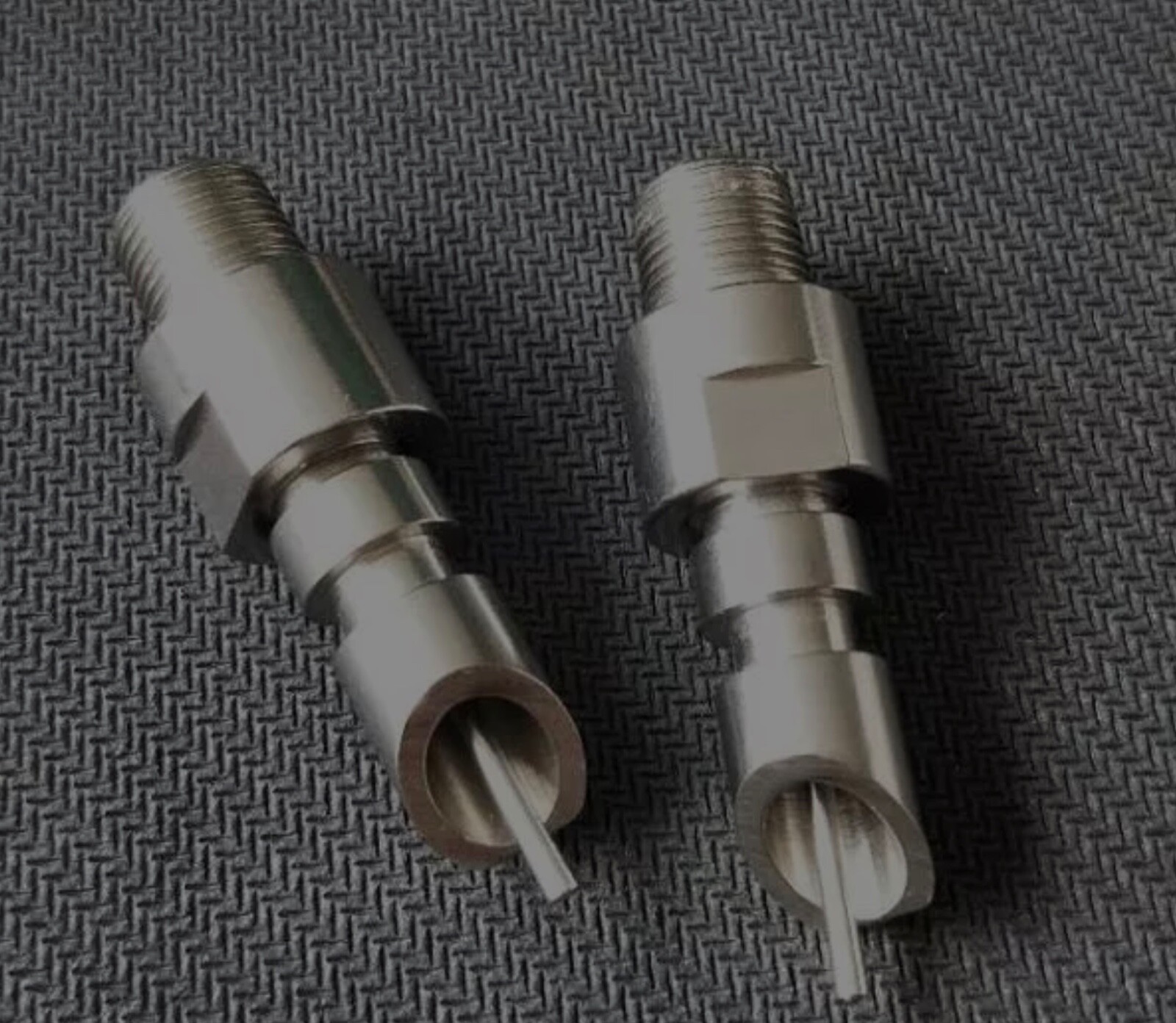 10 Pc Threaded Stainless steel rabbit water Nipple Great for Rabbits