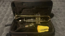 ETR4000 Student School Band Trumpet with mouthpiece Cleaning Tools and case. USA