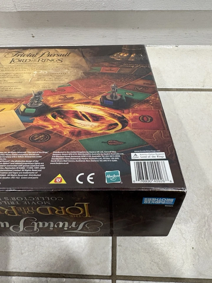 Trivial Pursuit LORD OF THE RINGS Movie Trilogy Collector Edition Game SEALED - Image 3 of 4