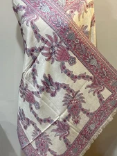 White Pashmina with Jacquard type pattern