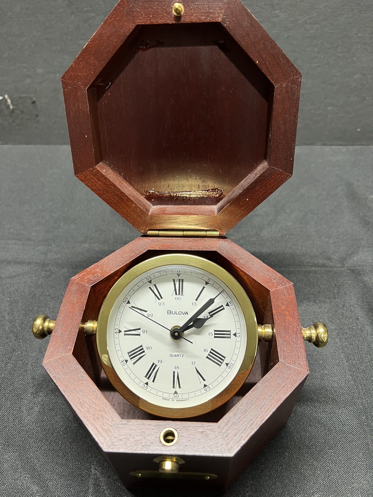 Bulova Quartermaster Quartz Desk Presentation Clock Octagonal Cherry Wood Case