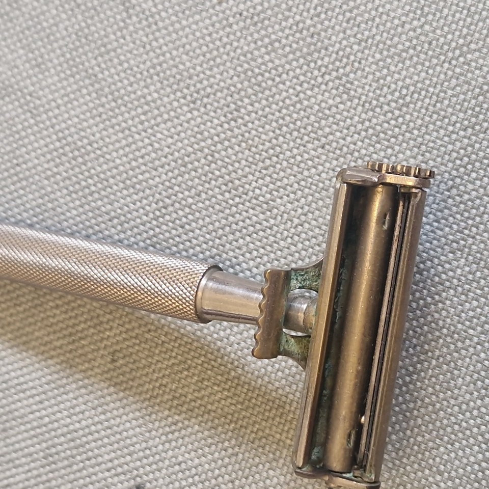 Vintage Valet Auto Strop Safety Razor Model C In Original Case eBay