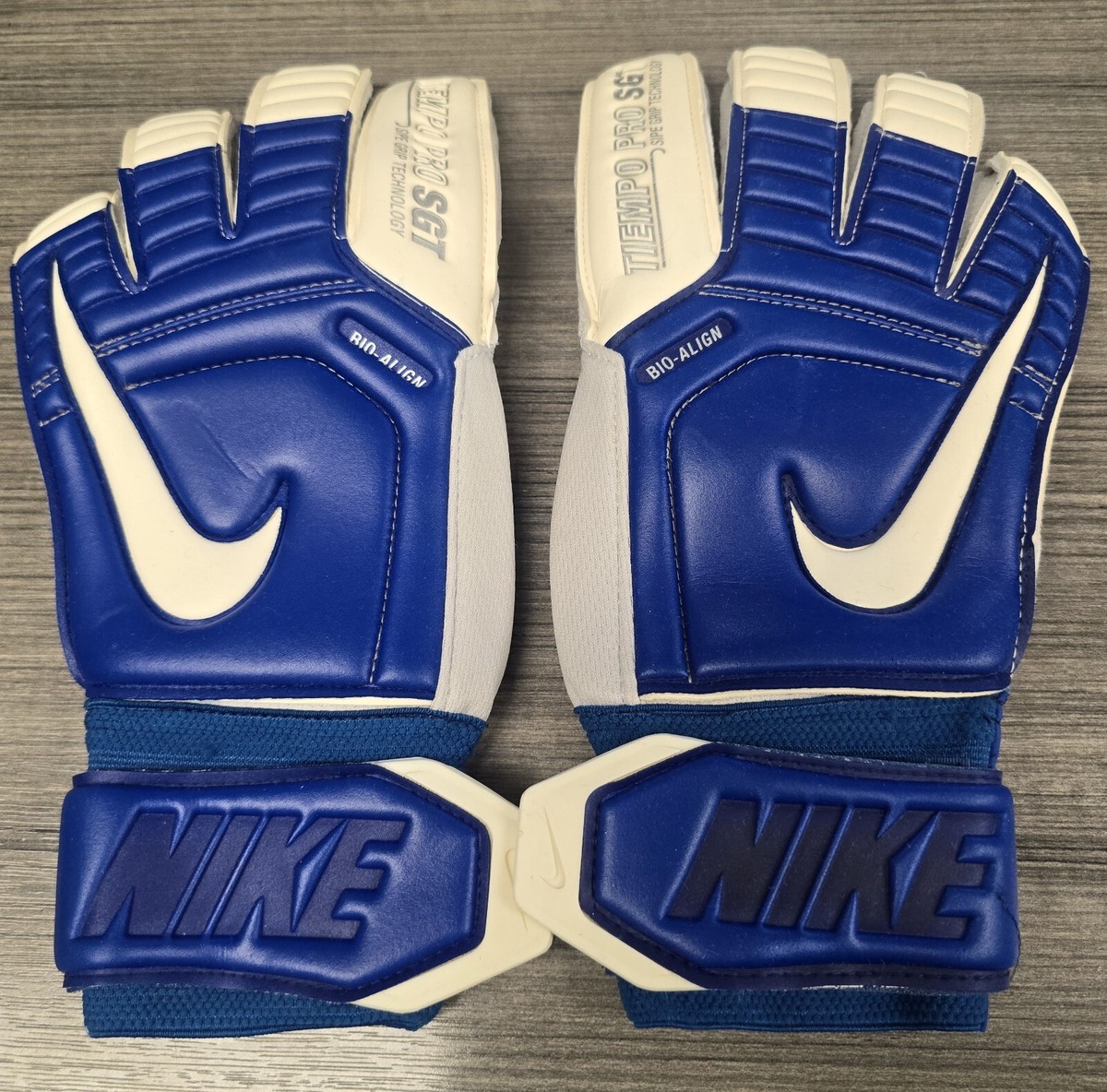 nike tiempo goalkeeper gloves
