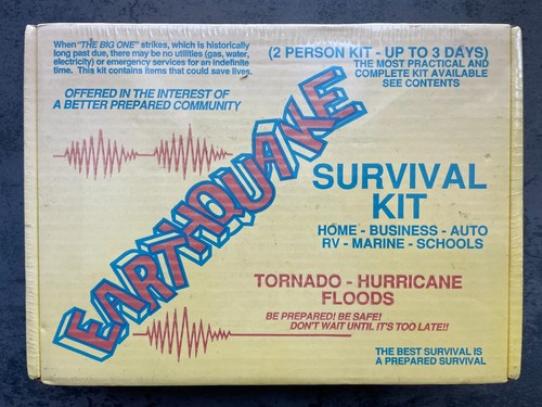 Kit sopravvivenza terremoti tornado e uragani vintage Harvey Enterprises Co. 1989 - Foto 2 di 7