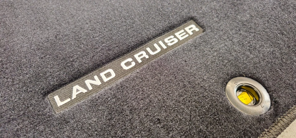 Alfombrillas negras originales Toyota Landcruiser 2013-2021 PT206-60130-22 3 piezas Foto 2 de 3