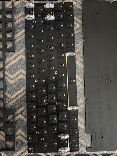 KBDfans DZ64 Kit - 64 Key Hot Swap VIA 60% PCB - Brass Plate - Poron Foam - 第 3/6 張圖片