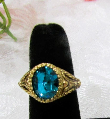 Jewelry Vintage TRIFARI Ring Gold Tone   Lot 40