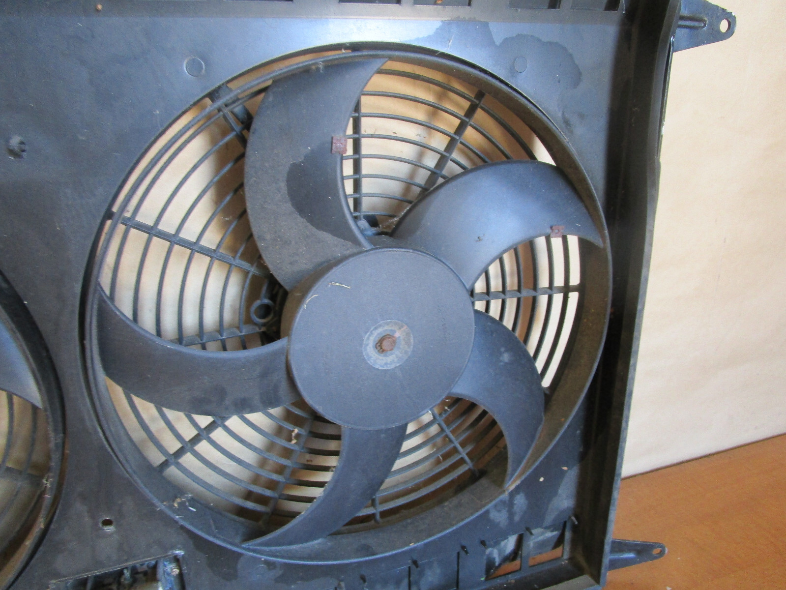 Maserati 4200  Complete Radiator Cooling Fans Assy  P/N 221254