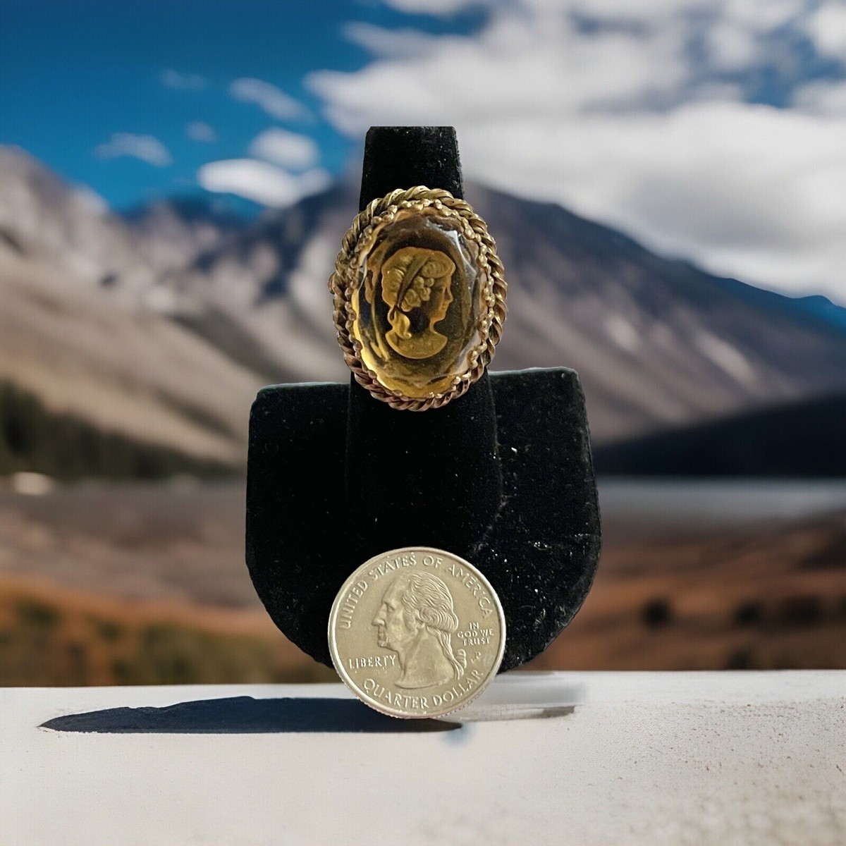 Vintage Mid Century Mod Oval Yellow Reverse Carved Art Glass Cameo Ring