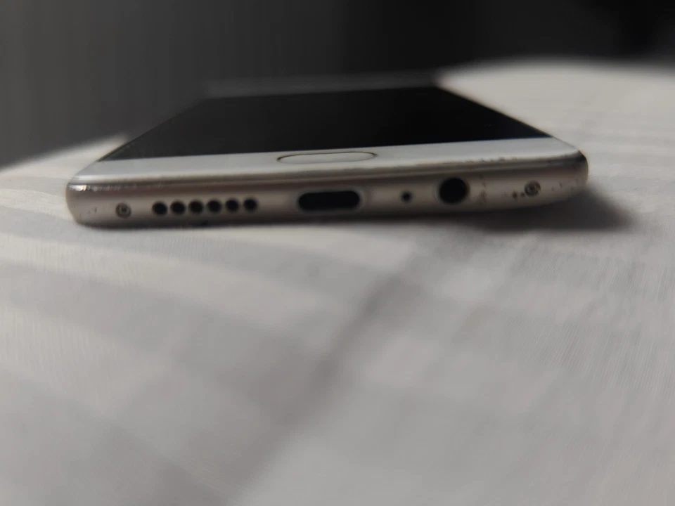 OnePlus 3 - 64GB - Graphite (Unlocked) Smartphone - Image 2 of 4